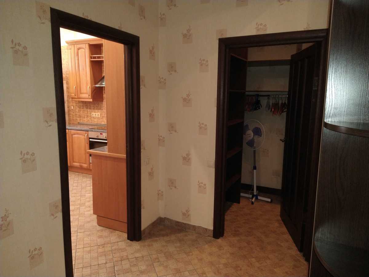 Аренда 3-комнатной квартиры 108.8 м², Кирилловская ул.