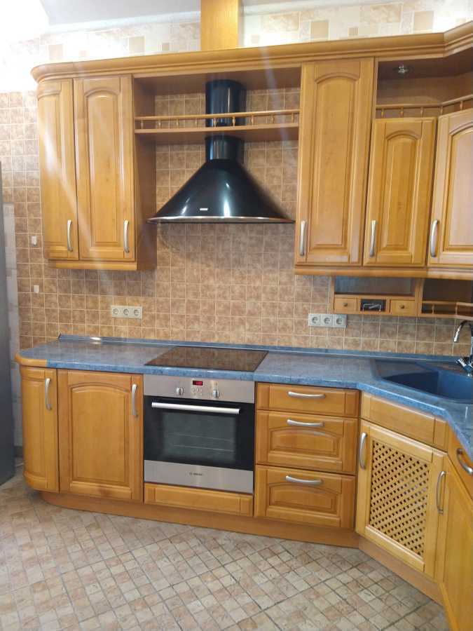 Аренда 3-комнатной квартиры 108.8 м², Кирилловская ул.