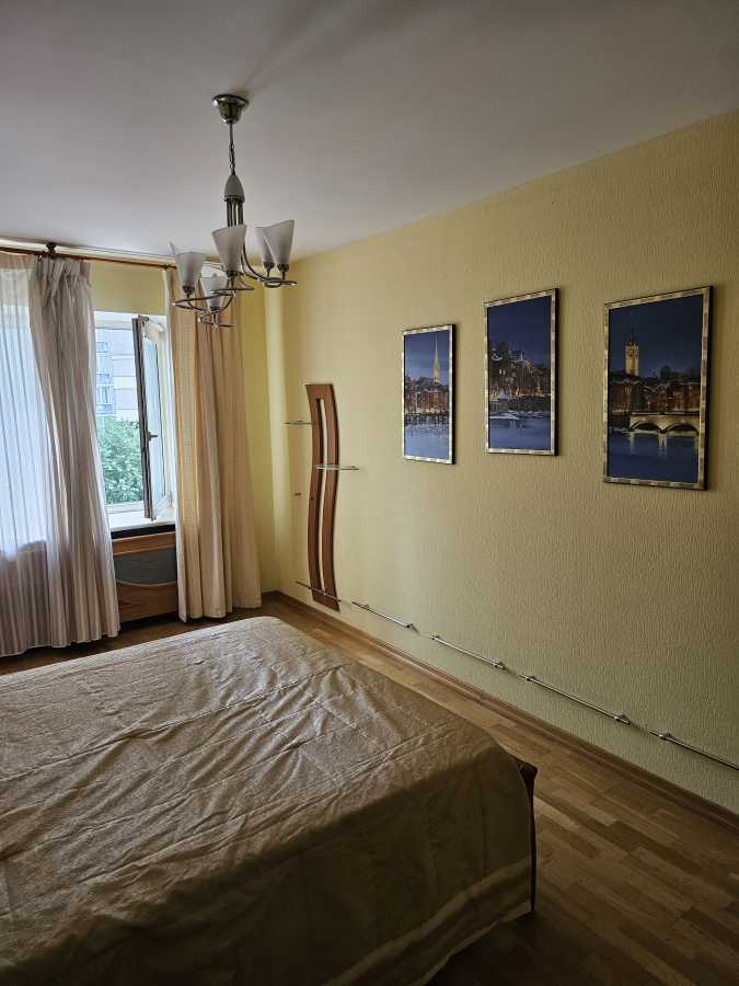 Аренда 3-комнатной квартиры 110 м², Вузовская ул., 5
