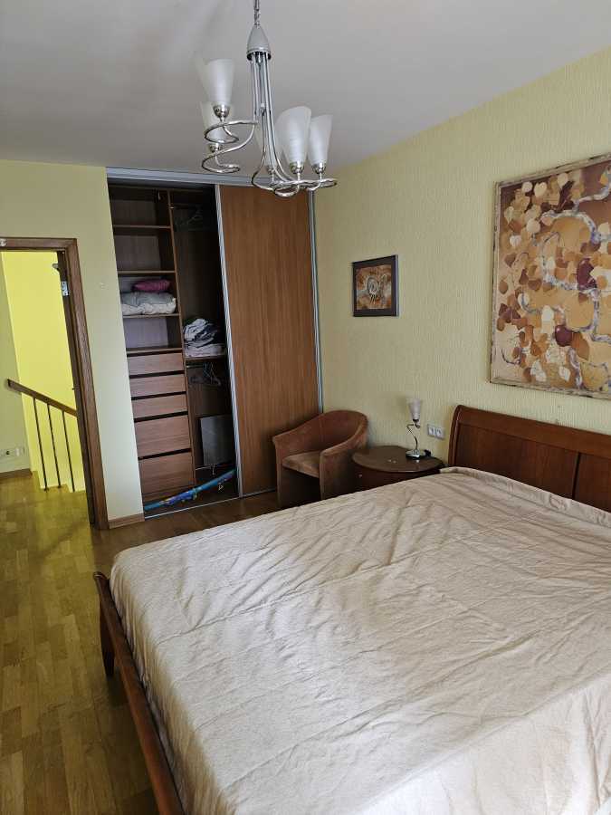 Аренда 3-комнатной квартиры 110 м², Вузовская ул., 5