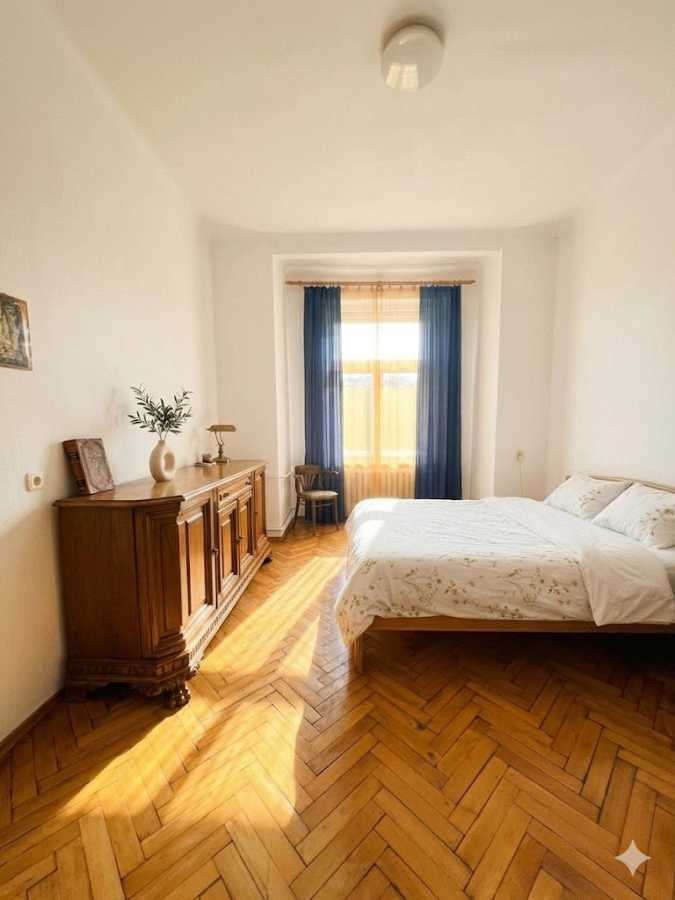 Продаж 2-кімнатної квартири 56.5 м², Верховної Ради бул., 13