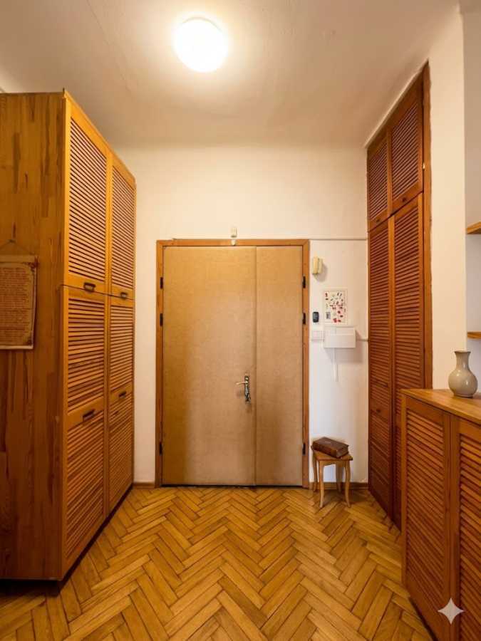 Продаж 2-кімнатної квартири 56.5 м², Верховної Ради бул., 13