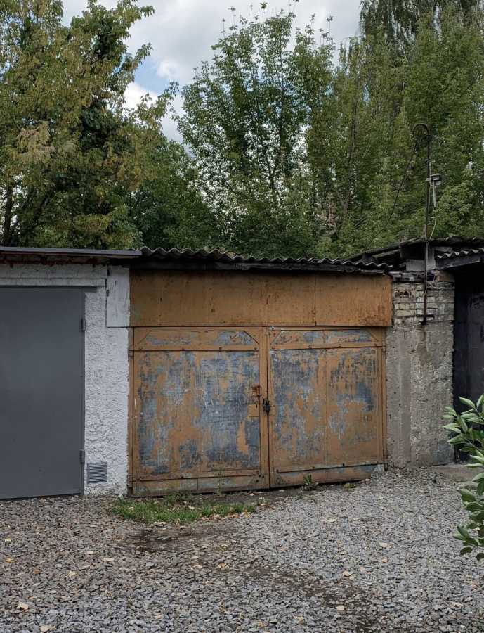 Продажа гаража 300 м², Соц містечко, 39