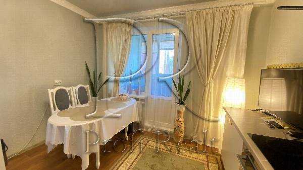 Продажа 3-комнатной квартиры 98 м², Сергея Данченко ул., 1