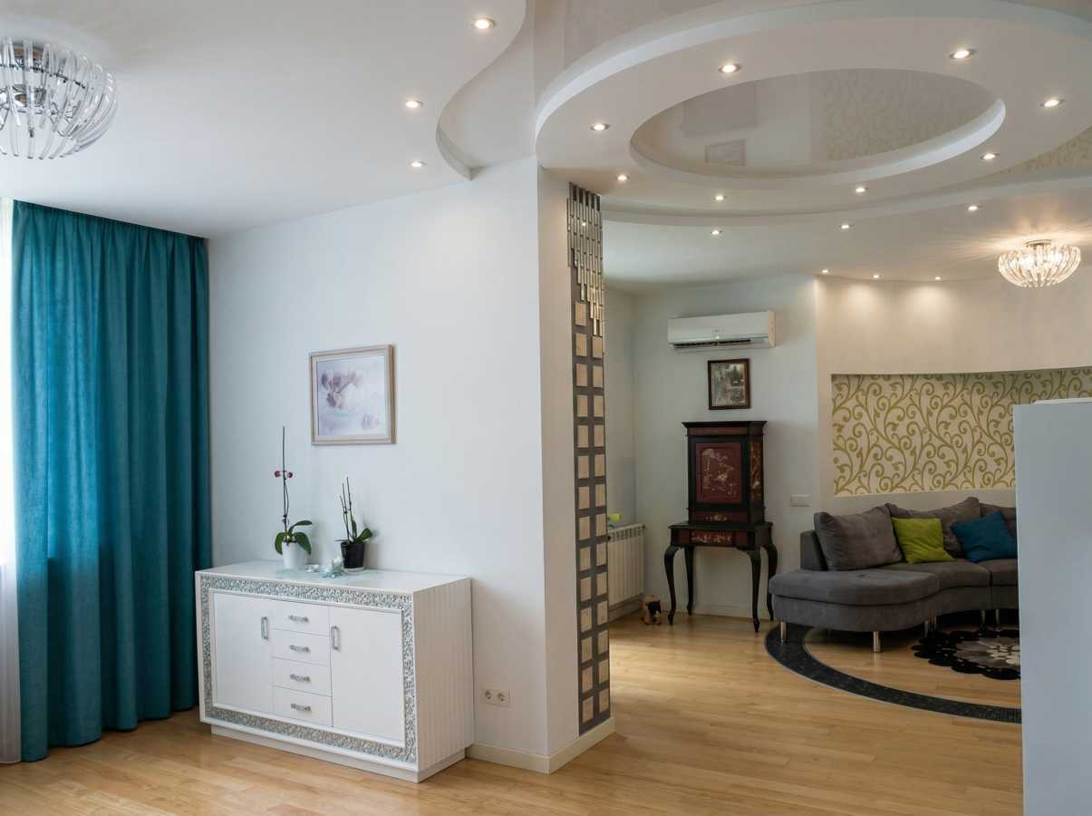 Продаж 5-кімнатної квартири 212 м², Срібнокільська вул., 1