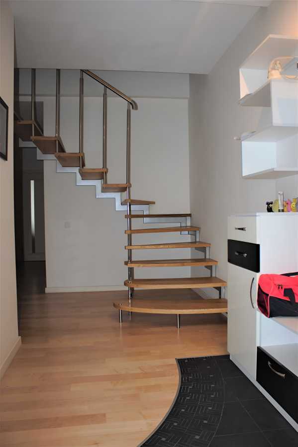 Продаж 5-кімнатної квартири 212 м², Срібнокільська вул., 1