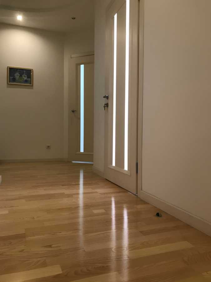 Продаж 5-кімнатної квартири 212 м², Срібнокільська вул., 1