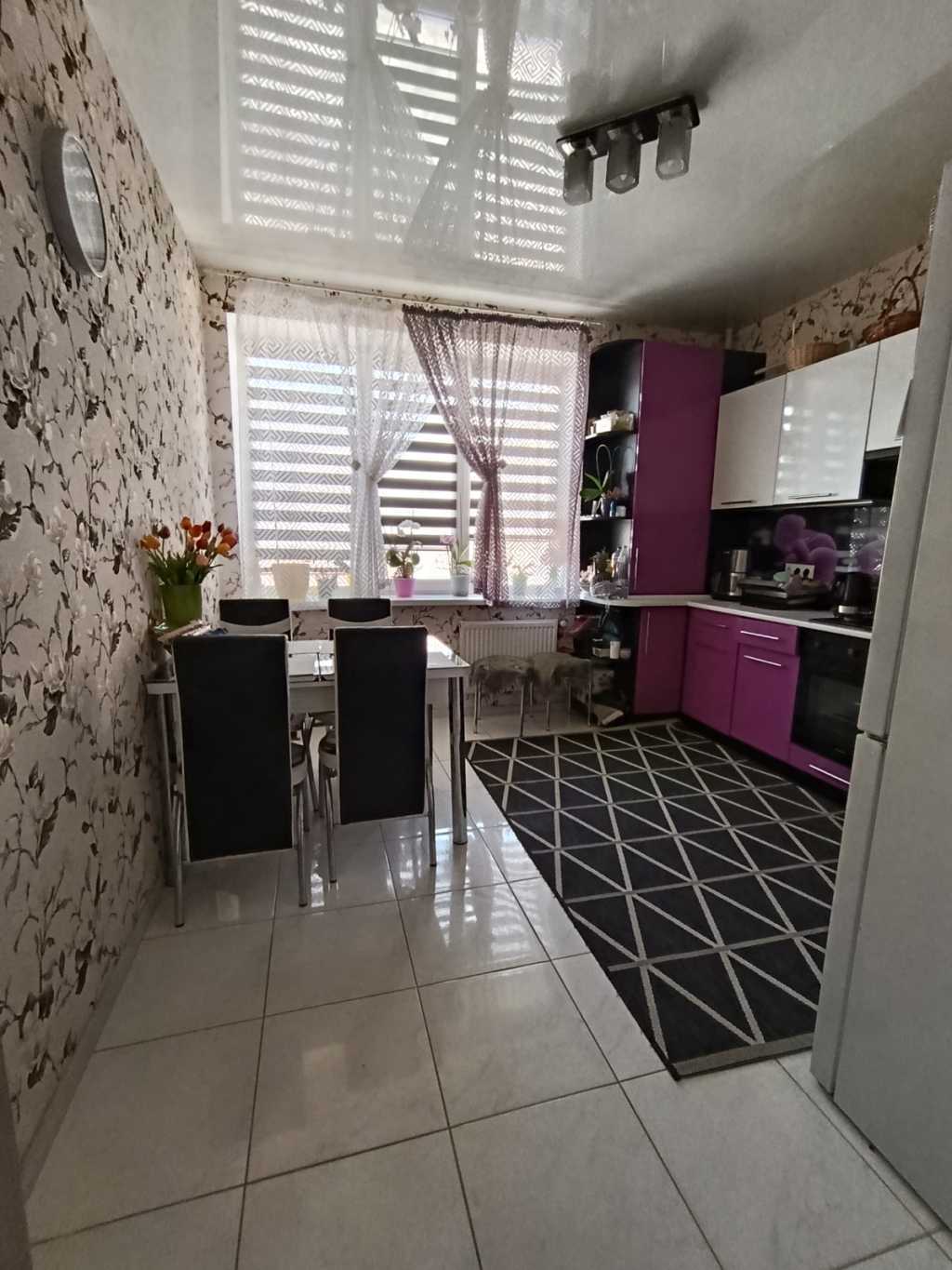 Продаж 2-кімнатної квартири 73 м², Кармелюка вул.