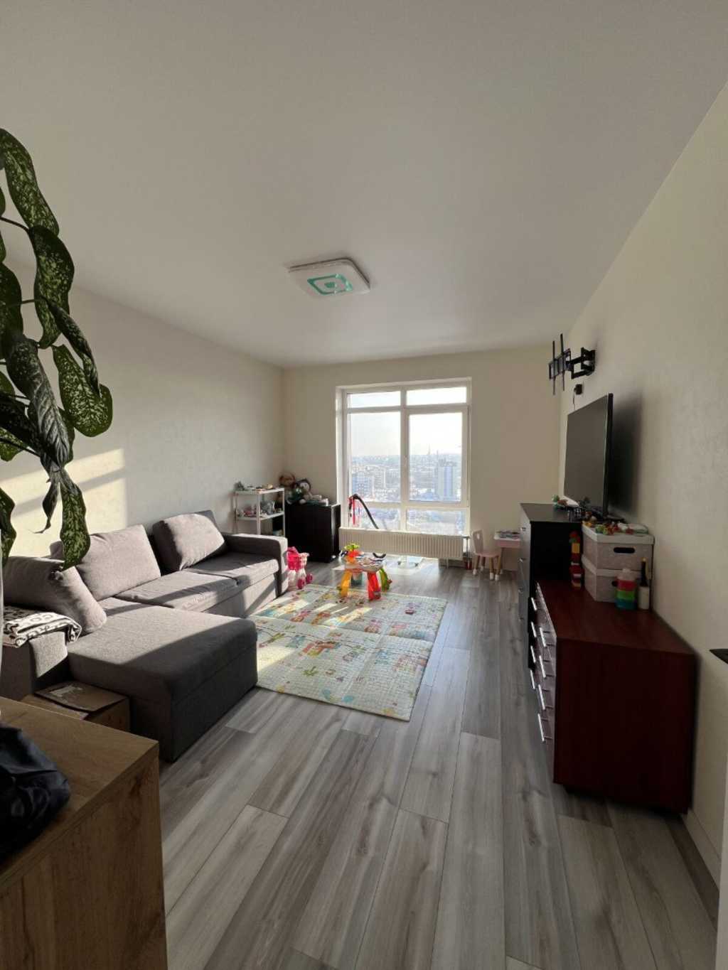 Продажа 2-комнатной квартиры 61 м², Винницкая ул.