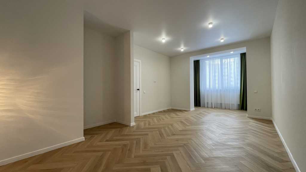 Продаж 1-кімнатної квартири 50.4 м², Озерна вул.