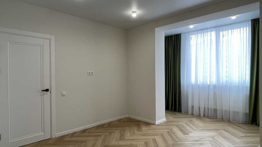 Продаж 1-кімнатної квартири 50.4 м², Озерна вул.