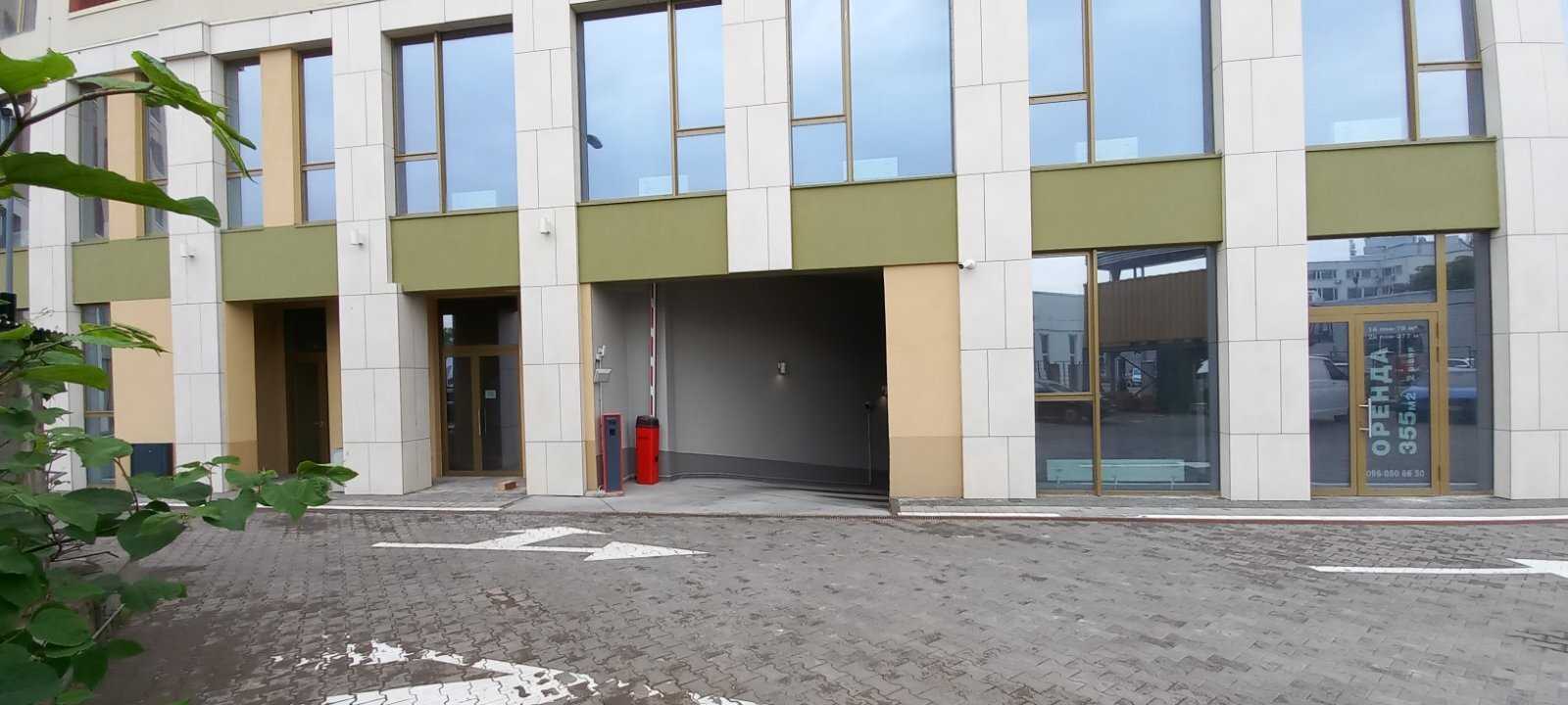 Продажа машиноместа 13 м², Берестейский, 67