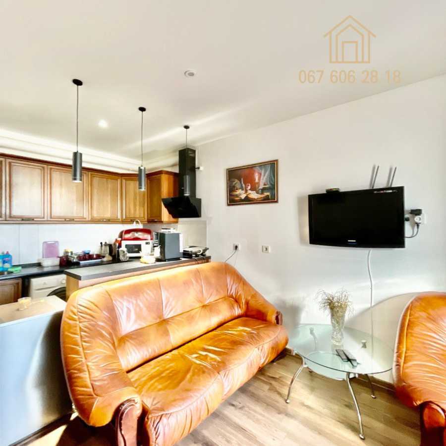 Продажа 2-комнатной квартиры 70 м², Сырецко-Садовая ул., 1