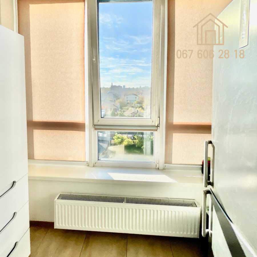Продажа 2-комнатной квартиры 70 м², Сырецко-Садовая ул., 1