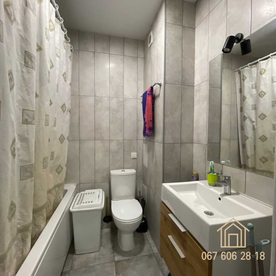 Продажа 2-комнатной квартиры 70 м², Сырецко-Садовая ул., 1