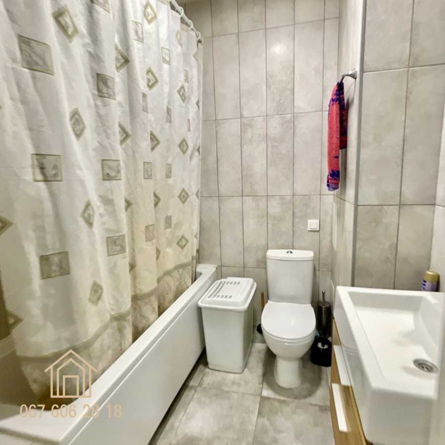 Продажа 2-комнатной квартиры 70 м², Сырецко-Садовая ул., 1