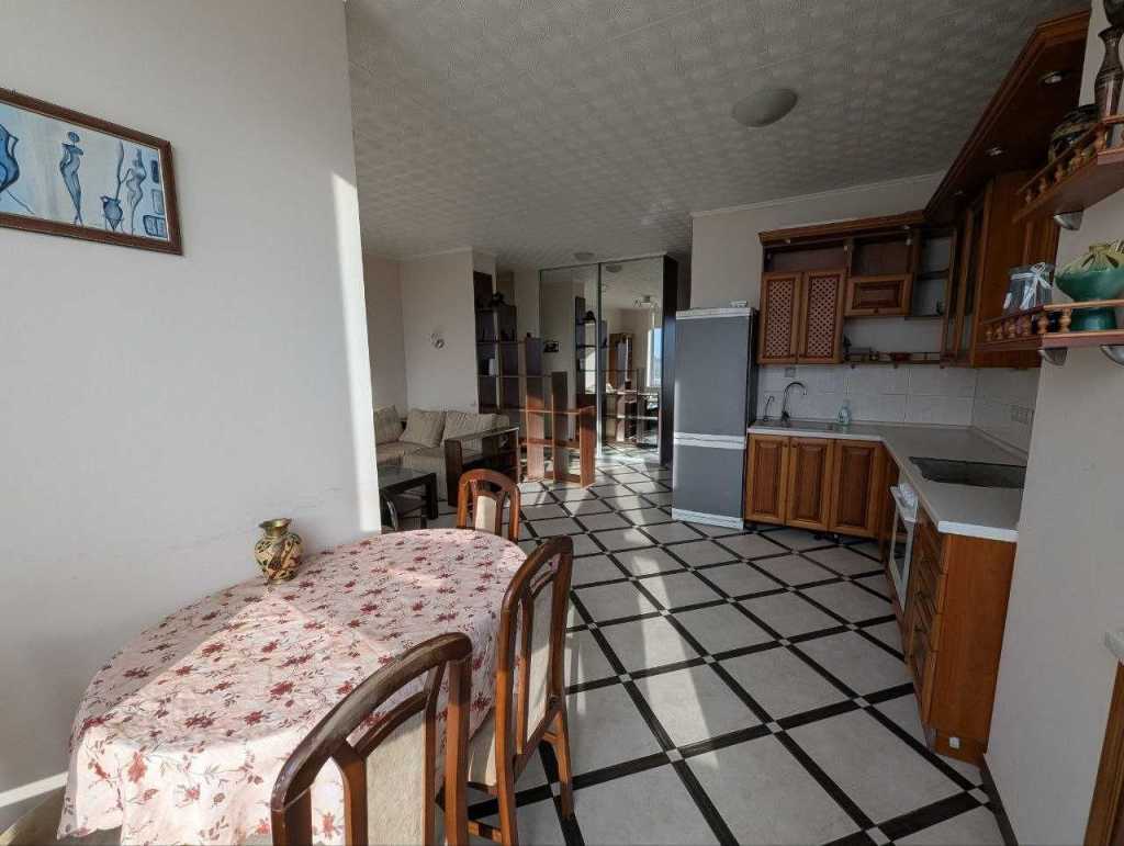 Продаж 5-кімнатної квартири 102 м², Миру вул., 9