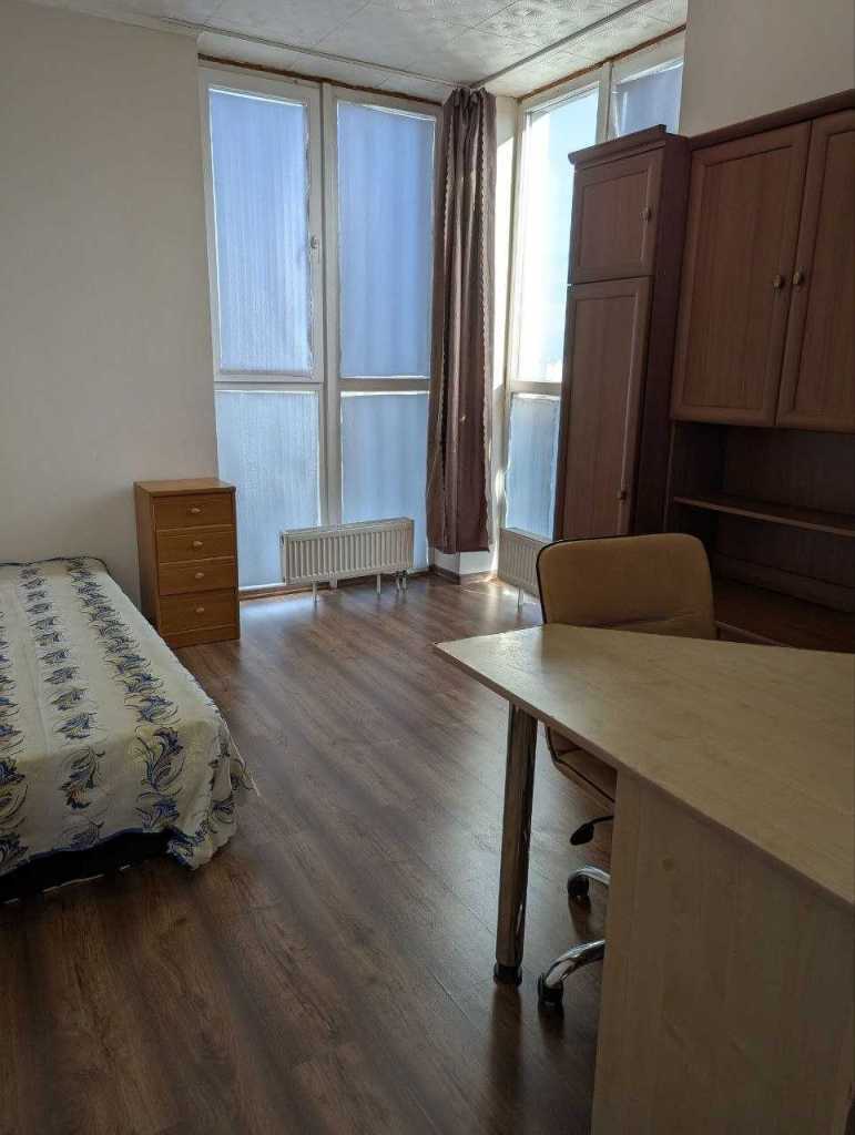 Продаж 5-кімнатної квартири 102 м², Миру вул., 9