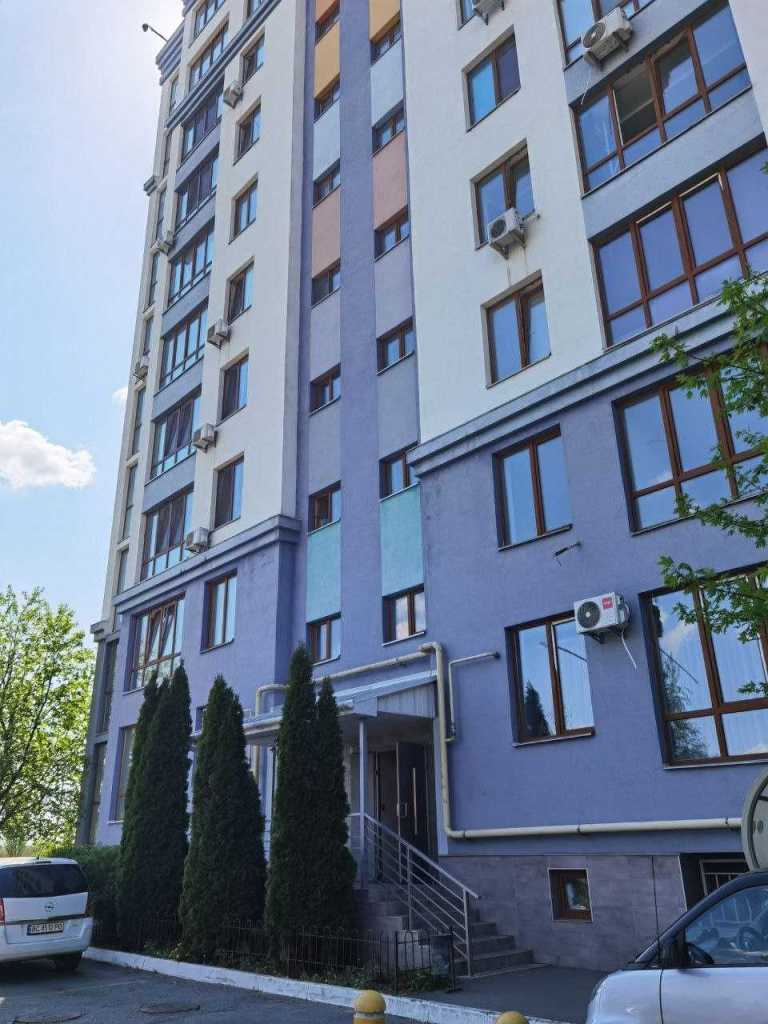 Продаж 5-кімнатної квартири 102 м², Миру вул., 9