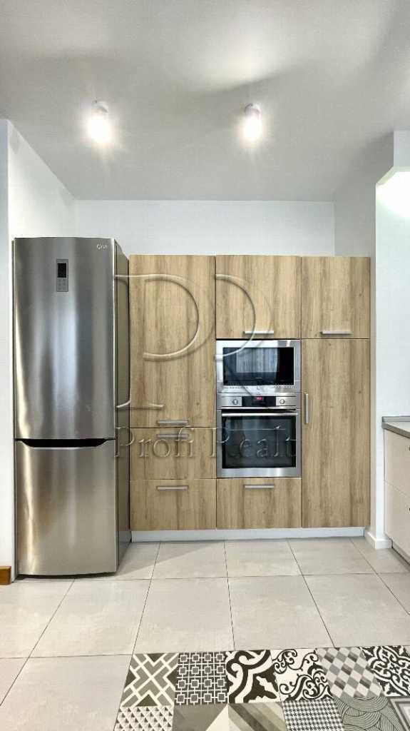 Продажа 3-комнатной квартиры 90 м², Метрологическая ул., 109