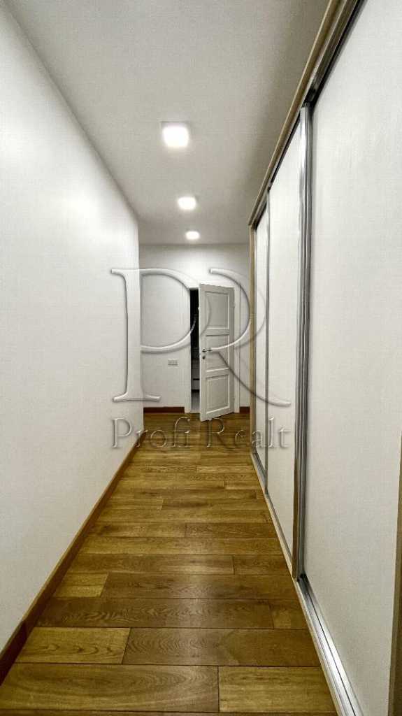 Продажа 3-комнатной квартиры 90 м², Метрологическая ул., 109