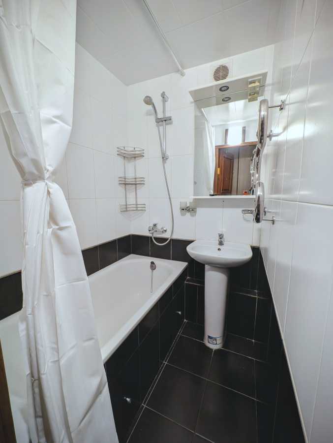 Продажа 3-комнатной квартиры 65.4 м², Большая Кольцевая ул., 136