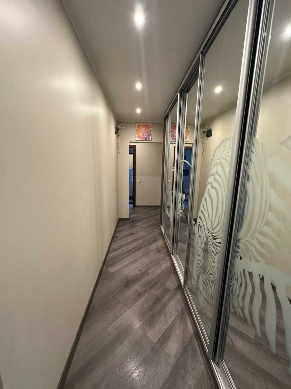 Аренда 2-комнатной квартиры 98 м², Европейская пл., Союза, 31а