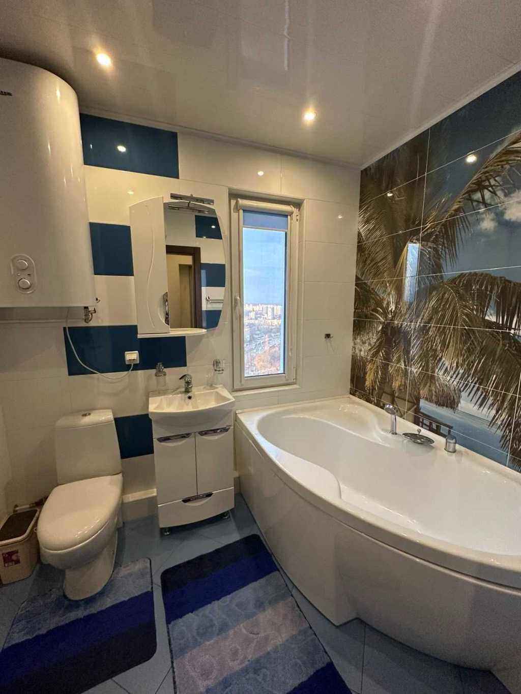 Аренда 2-комнатной квартиры 98 м², Европейская пл., Союза, 31а