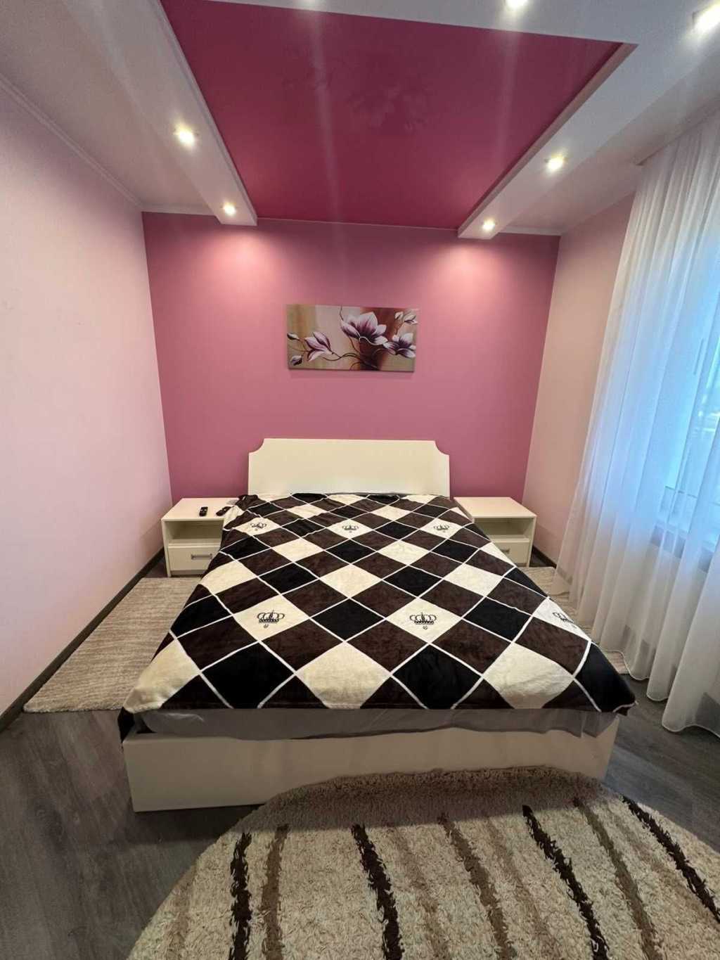 Аренда 2-комнатной квартиры 98 м², Европейская пл., Союза, 31а