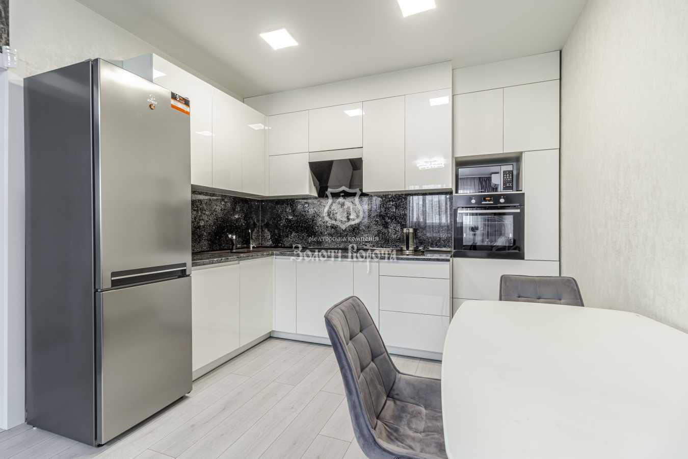 Продажа 1-комнатной квартиры 53.5 м², Берестейський, 5в