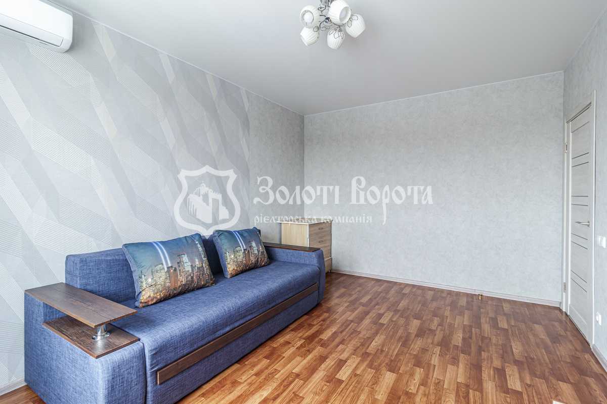 Продаж 1-кімнатної квартири 42 м², Партизанська вул., 1А