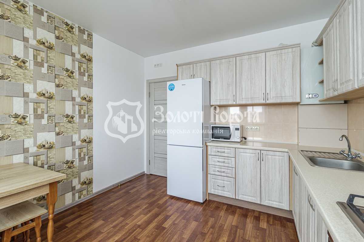 Продаж 1-кімнатної квартири 42 м², Партизанська вул., 1А