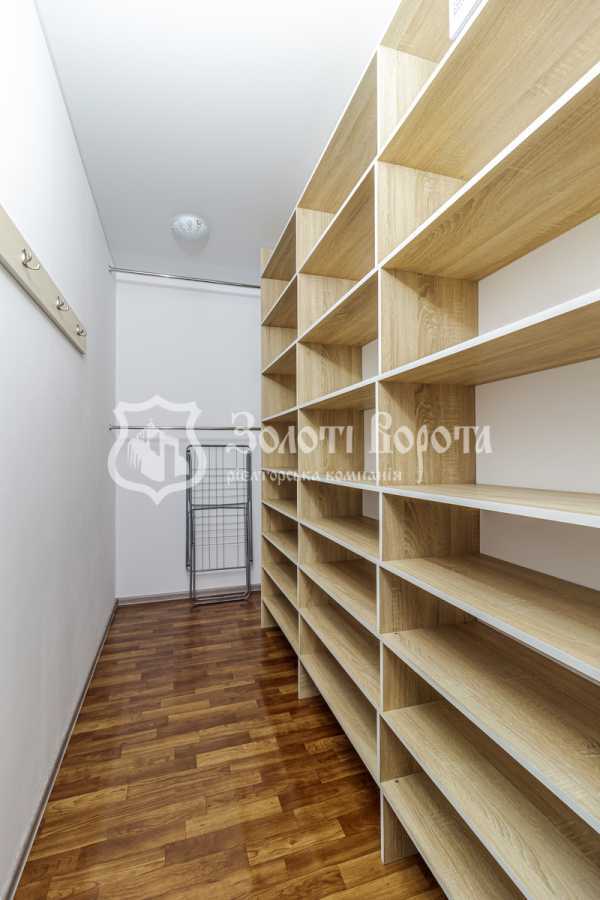 Продаж 1-кімнатної квартири 42 м², Партизанська вул., 1А