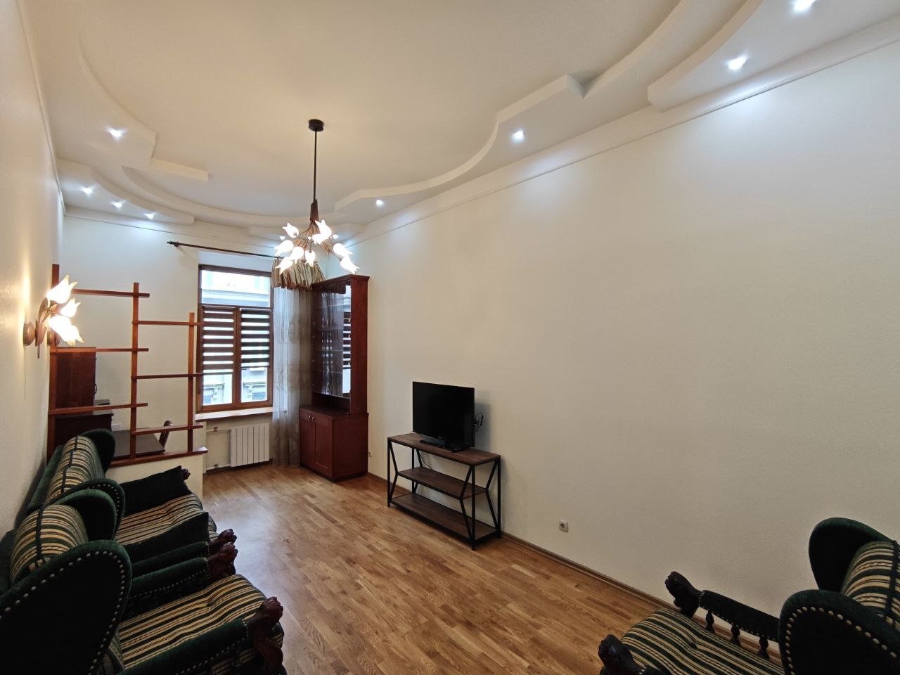 Аренда 2-комнатной квартиры 72.2 м², Крещатик ул., 15