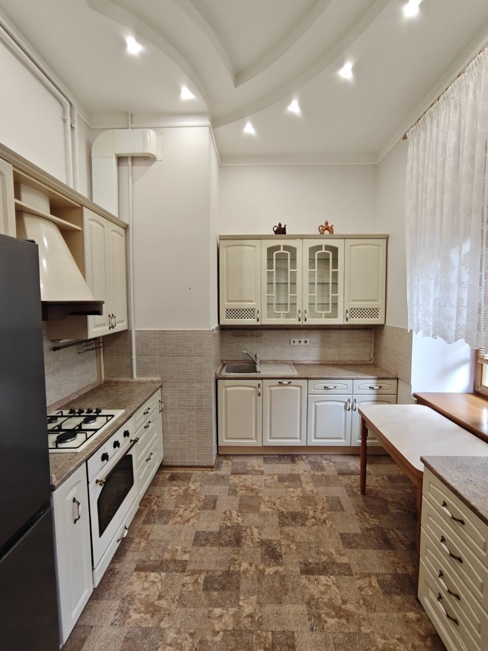 Аренда 2-комнатной квартиры 72.2 м², Крещатик ул., 15