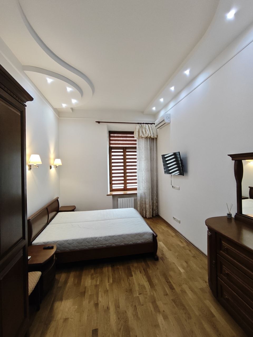 Аренда 2-комнатной квартиры 72.2 м², Крещатик ул., 15