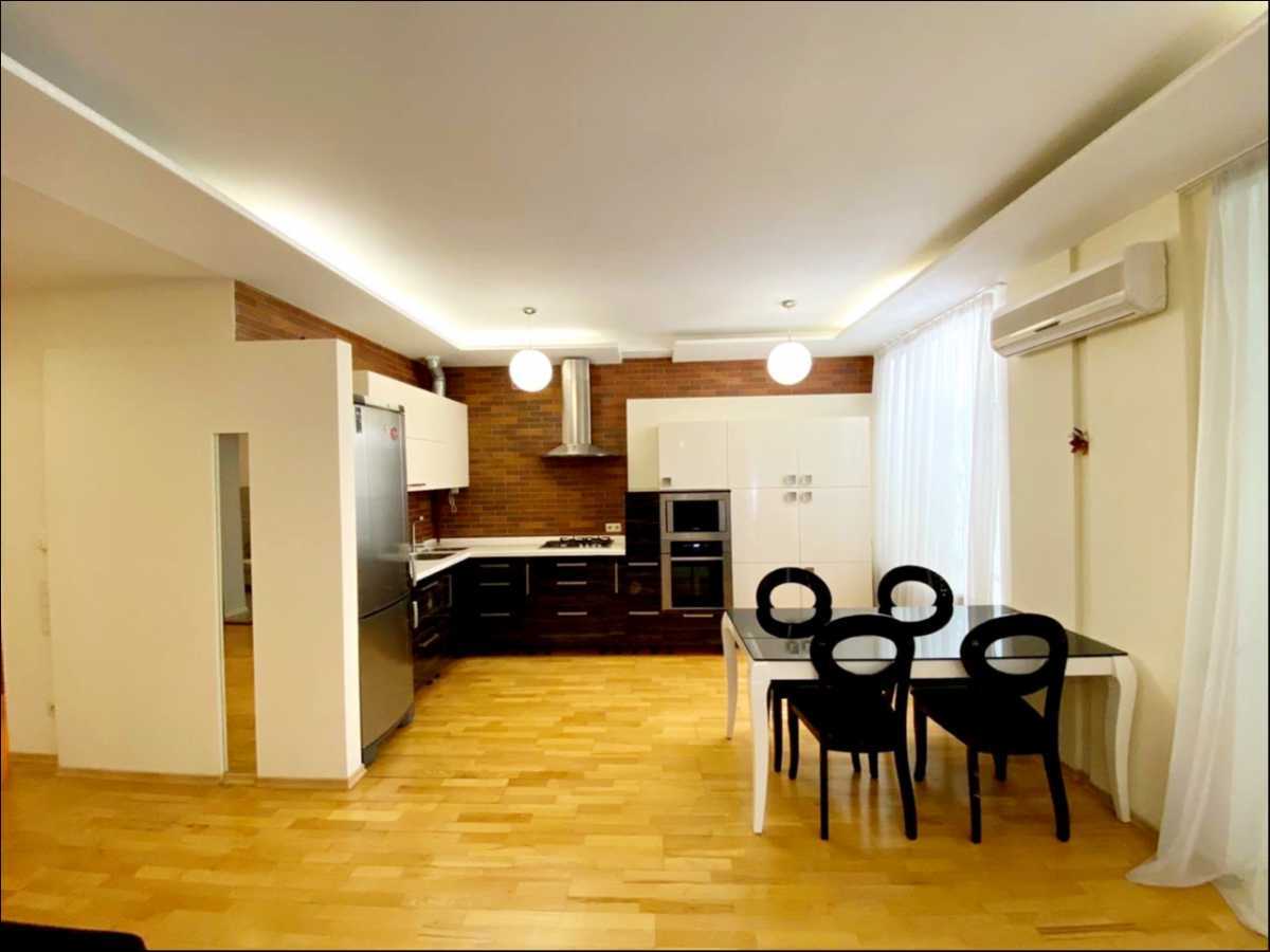 2-комнатная квартира посуточно 85 м², Дмитрия Яворницкого просп., 11