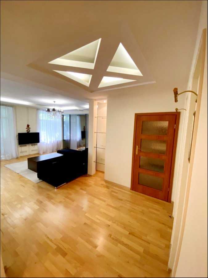 2-комнатная квартира посуточно 85 м², Дмитрия Яворницкого просп., 11