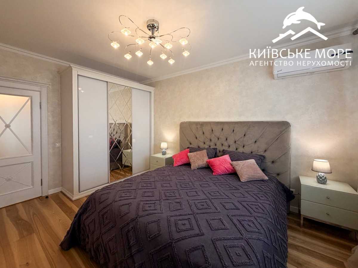 Продажа 3-комнатной квартиры 90 м², Воскресенская ул., 18
