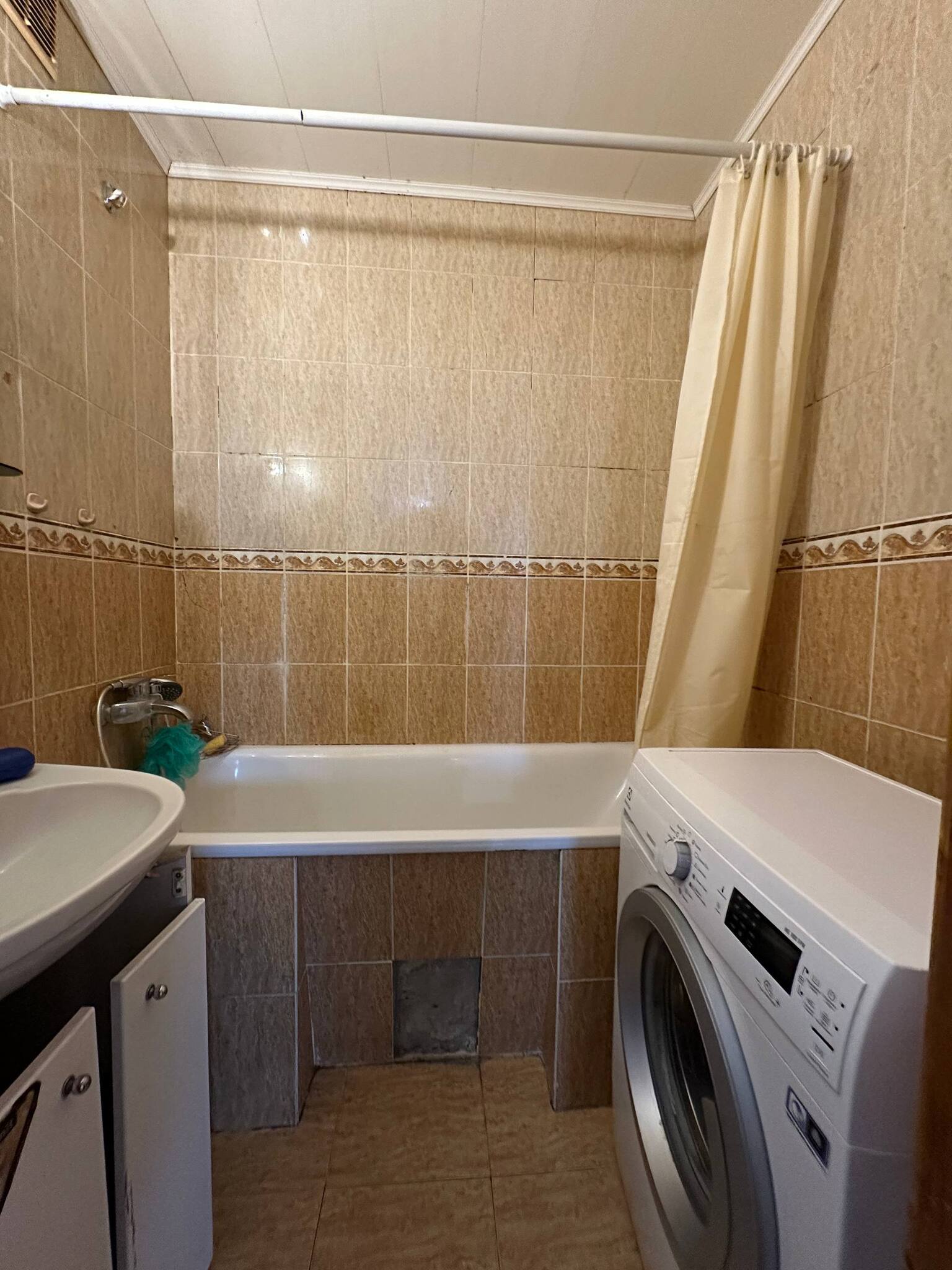 Оренда 3-кімнатної квартири 70 м², Суворова вул.