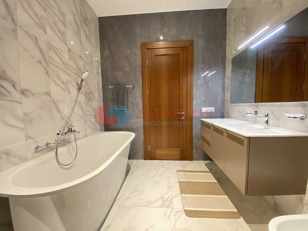 Аренда 3-комнатной квартиры 160 м², Кловский спуск, 7А