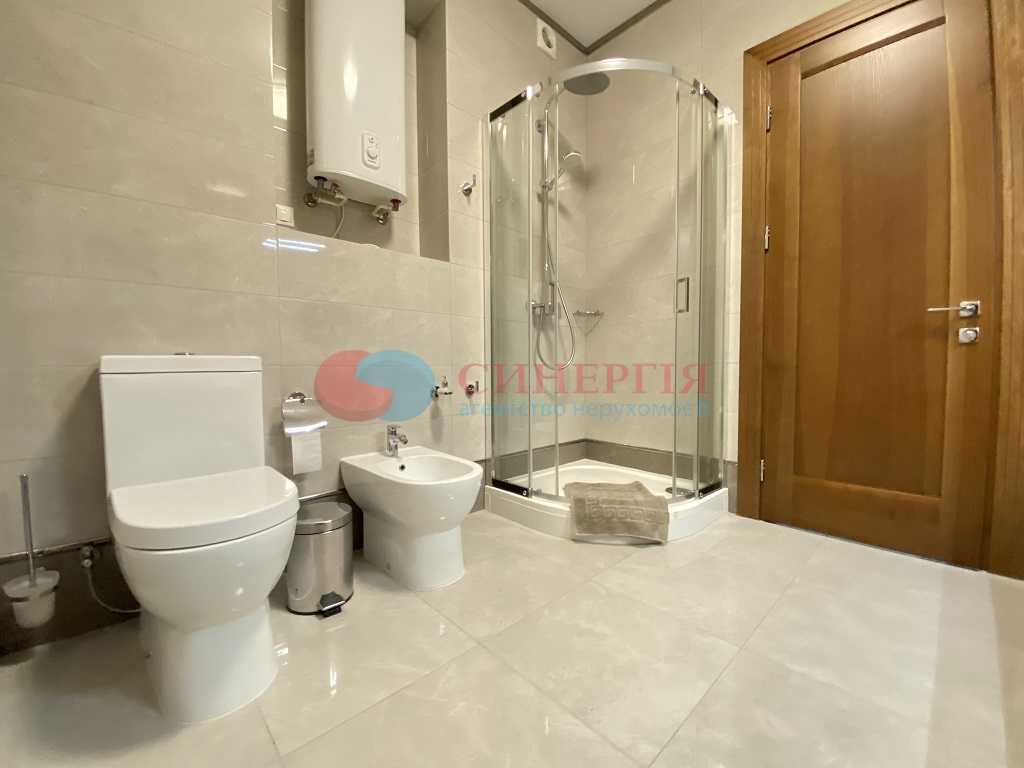 Аренда 3-комнатной квартиры 160 м², Кловский спуск, 7А