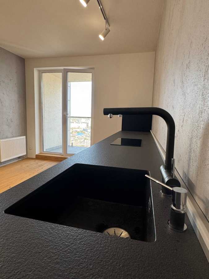 Продажа 1-комнатной квартиры 49.3 м², Князя Романа Мстиславича, 28