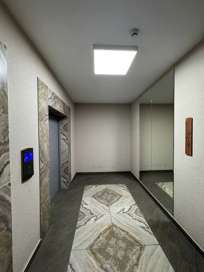 Продажа 1-комнатной квартиры 49.3 м², Князя Романа Мстиславича, 28