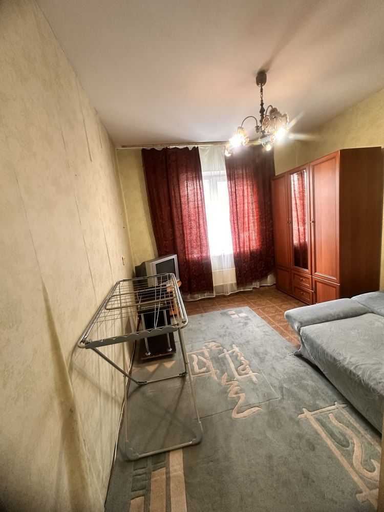 Продаж 4-кімнатної квартири 77 м², Новопрорізна вул.