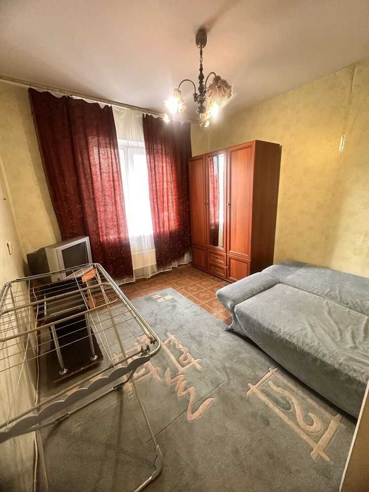 Продаж 4-кімнатної квартири 77 м², Новопрорізна вул.