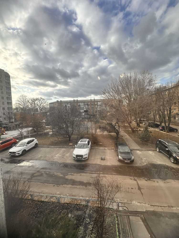 Продаж 4-кімнатної квартири 77 м², Новопрорізна вул.