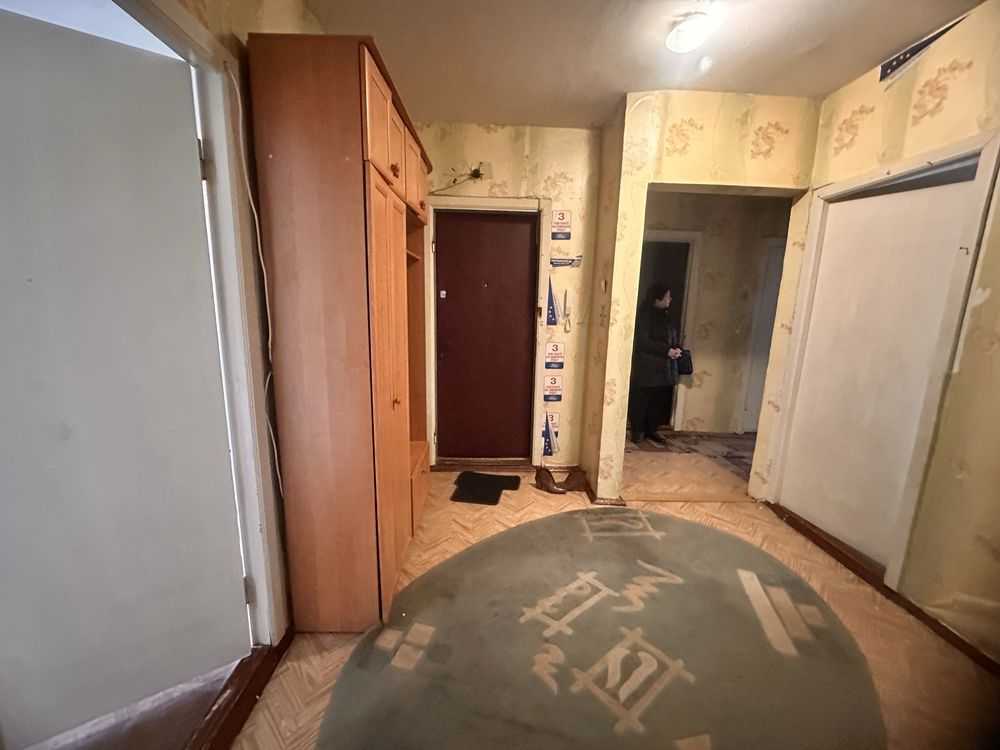 Продаж 4-кімнатної квартири 77 м², Новопрорізна вул.