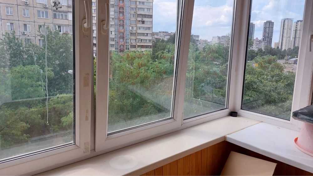 Продаж 2-кімнатної квартири 50 м², Валентина Сєрова вул.