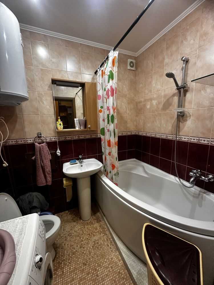 Продаж 1-кімнатної квартири 35 м², Бабкіна вул.